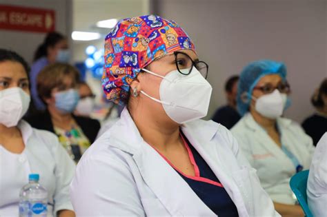 Realizan primer Simposio de Humanización en el Hospital Bloom