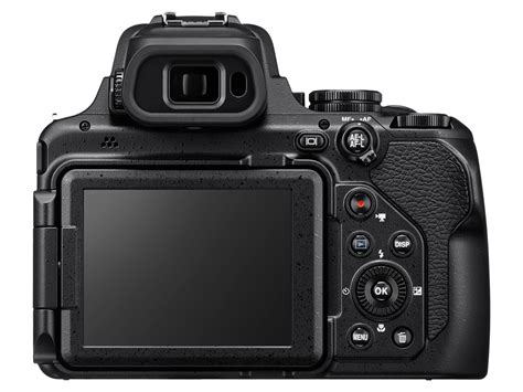Объектив камеры Nikon Coolpix P1000 охватывает диапазон ЭФР 24-3000 мм