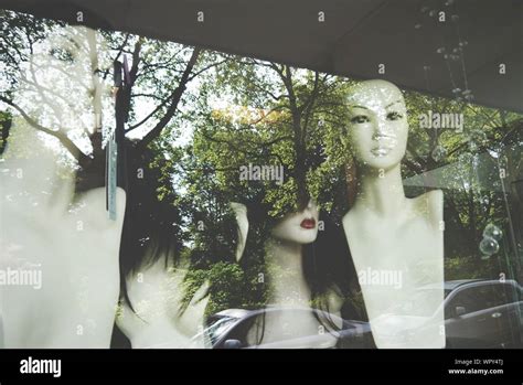 Mannequins In Window Display Hi Res Stock Photography And Images Alamy