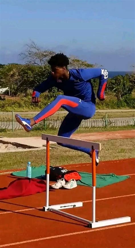 Yoandys Lescay Gana Los 400 Metros En La Copa Cuba De Atletismo Tiempo21