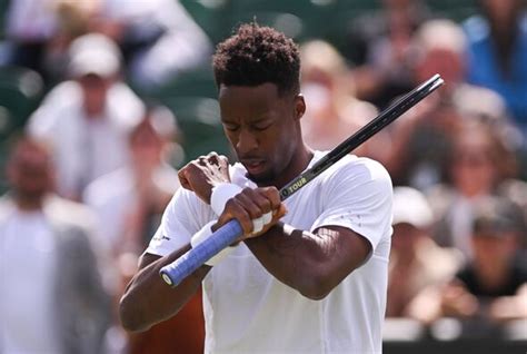 Stan Wawrinka and Gael Monfils pause Wimbledon clash at crucial moment ...