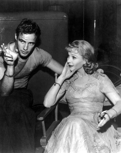 Marlon Brando Vivien Leigh Smoking On Set Galerie Prints