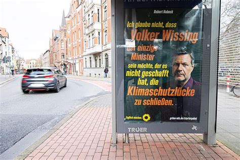 Polizei ermittelt wegen gefälschter Grünen Plakate