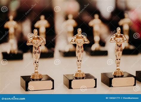 Oscar Award Premio Per La Vittoria Trofeo Dorato Sfera Differente D