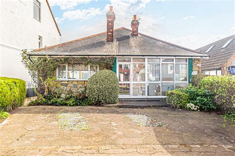 Southbourne Grove Westcliff On Sea Ss0 4 Bed Detached Bungalow For