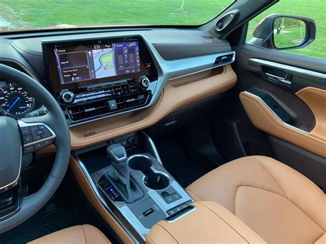 2023 Toyota Highlander Hybrid: 125 Interior Photos | U.S. News