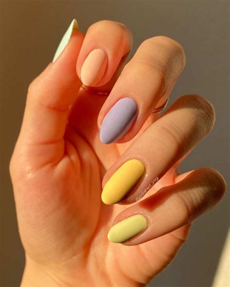 68 Vibrant Yellow Nail Designs To Freshen Up Your Summer Nails