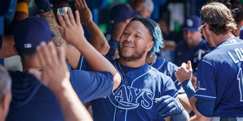 Autism blue Harold Ramírez using his hair for awareness to support