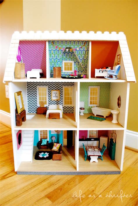 Life as a Thrifter: The Dollhouse