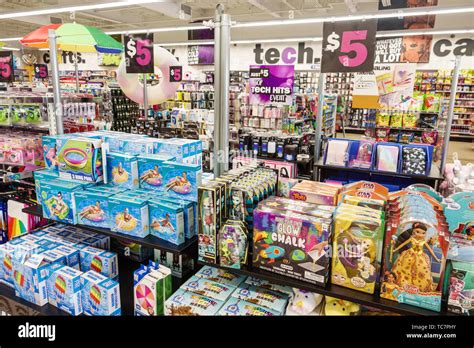 Five Below Store High Resolution Stock Photography and Images - Alamy