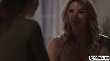 La transexual tetona Casey Kisses se folla el coño de Rocky Emerson XVIDEOS