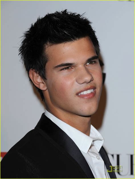 Taylor Lautner Is Tremendous At Teen Vogue Photo 2245572 Taylor