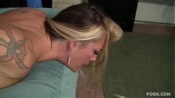 Joclyn Stone disfruta de que le golpeen el coño húmedo tube XVIDEOS