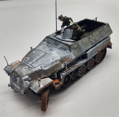 AMPS Reviews Academy 1 35 Sd Kfz 251 1 Ausf C Armor Modeling