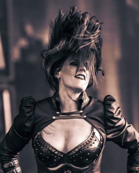 Floor Jansen On Instagram New Haircut Chica De Metal Chicas