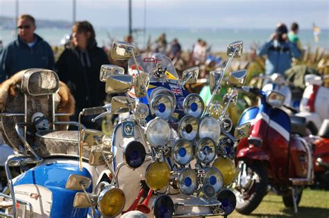 Mod Scooters 60s Style Classic Vespa And Lambretta Scooters