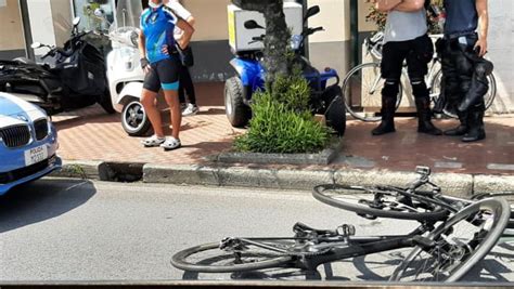 Albissola Marina Due Ciclisti Coinvolti In Un Incidente Sullaurelia