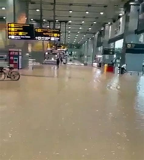 Rain Floods Delhi Airport Forecourt Flights Delayed India
