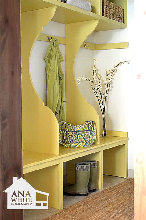 Ana White | Smiling Mudroom - DIY Projects