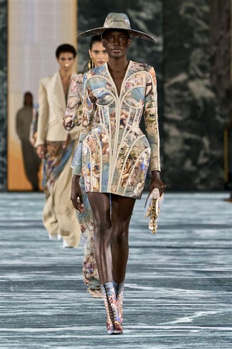 Look 24 du défilé Balmain