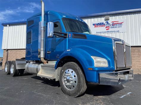 2018 Kenworth T880 Sleeper Semi Truck 70 Mid Roof Sleeper Paccar 455hp 13 Speed Manual For