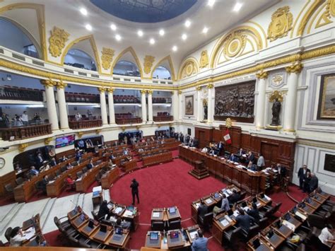 Congreso de Perú abre la puerta al adelanto de elecciones para 2023