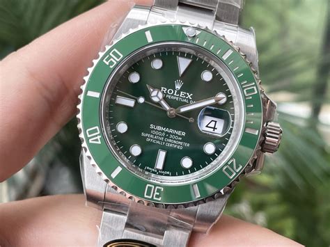 Quickly Identifying The Green Submariner From Clean Factory An Easy