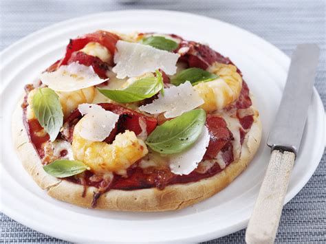 Prawn And Grilled Capsicum Pizza Womens Weekly Food