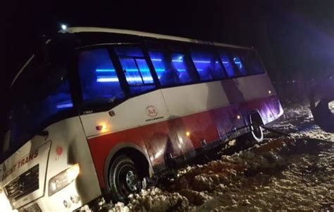 Autocar cu 25 de copii implicat într un accident în Bistrița