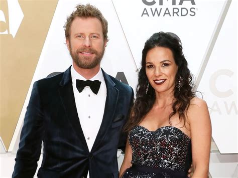 Who Is Dierks Bentleys Wife All About Cassidy Bentley