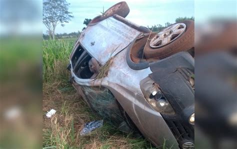 Carro Capota E Deixa Tr S Feridos Em Estrada De Pereira Barreto S O