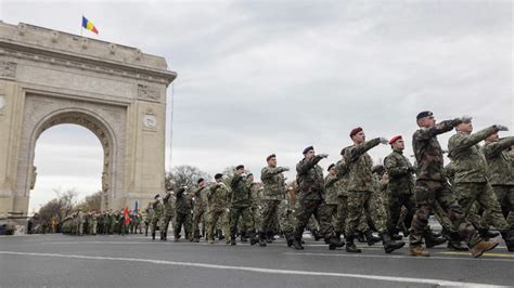 Parada Militar De Ziua Na Ional A Rom Niei Va Loc N Pia A Arcului De