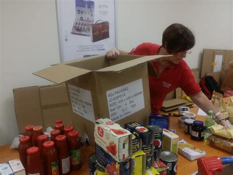 Un Successo La Raccolta Alimentare Della Croce Rossa Prima Monza