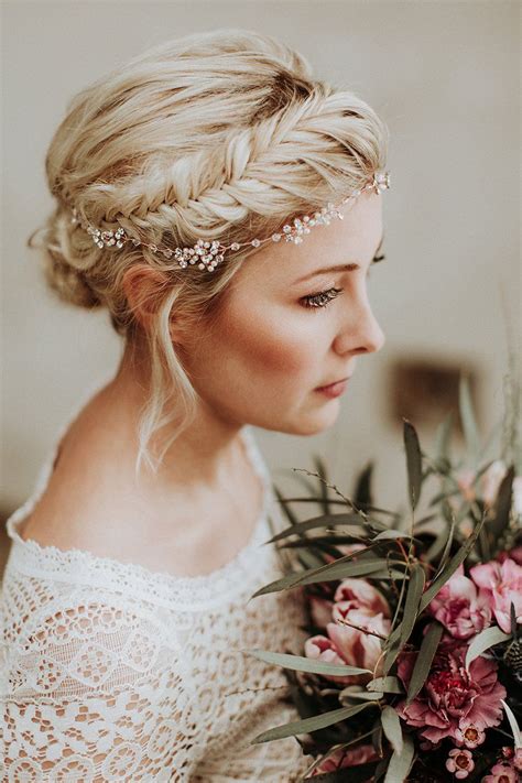 Neue Brautfrisuren für lange Haare Frisuren hochzeit Brautfrisur