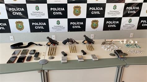 Polícia prende mulher de traficante que fornecia armas de fogo para