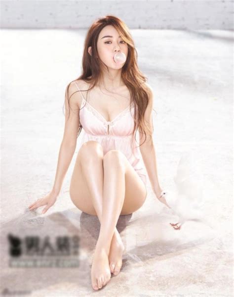 Gu mặc gợi cảm của mỹ nữ phim cổ trang có cảnh nóng trên hot search