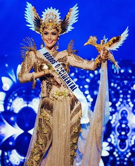 Vickie Rushton National Costume In Bb Pilipinas Adored By Netizens
