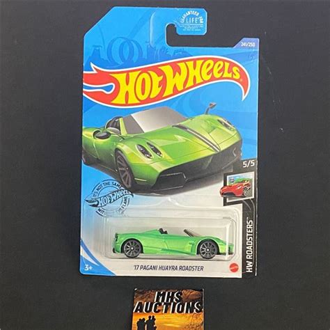 Hot Wheels 17 Pagani Huayra Roadster 1 64th Scale Ref1190