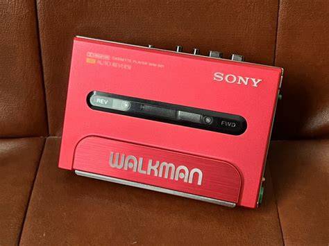 Sony ソニー カセットウォークマン Walkman カセット プレーヤー Wm 501 赤 レッド再生専用｜売買されたオークション情報