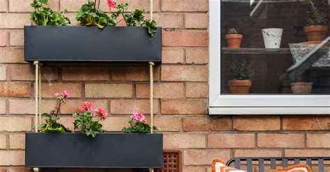 15 Outdoor Patio Planter Box Ideas DIY | Hometalk