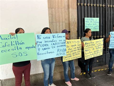 Con protesta en Palacio de Gobierno San Pedro Cafetitlán pide apoyo