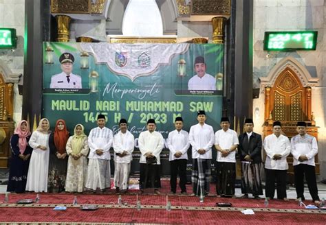 Pj Bupati Jombang Sugiat Hadiri Maulid Nabi Muhammad Saw Di Masjid