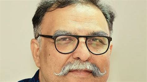 manoj  das mathrubhumi english