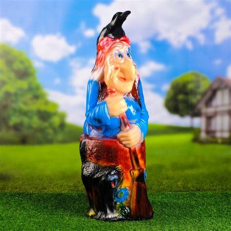 Садовая фигура Баба яга с вороной 55х28см 1 шт., На газон - купить по ...