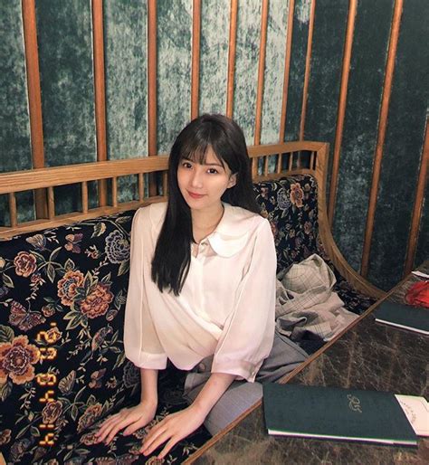 Khoe mặt mộc xinh như thần tiên tỷ tỷ nàng hot girl lên mạng tuyển người yêu tiêu chí chỉ