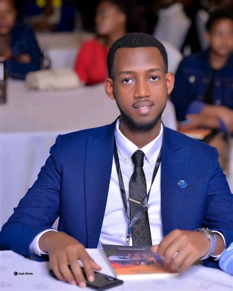 Political rallies have turned into music concerts!