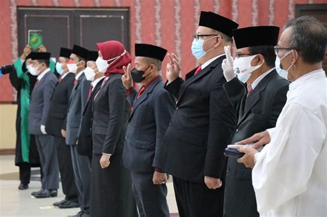 Wali Kota Lantik Delapan Pejabat Pimpinan Tinggi Pratama Media Center