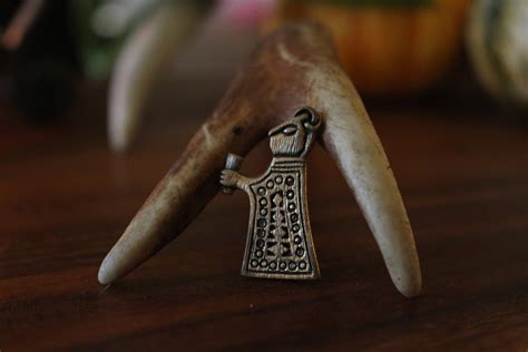 Freya Pendant Lykos Leather