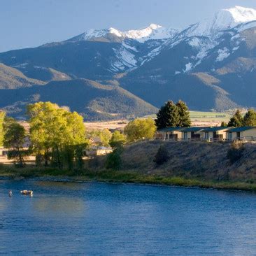 Yellowstone Lodging | Official Website | Yellowstone Valley Lodge