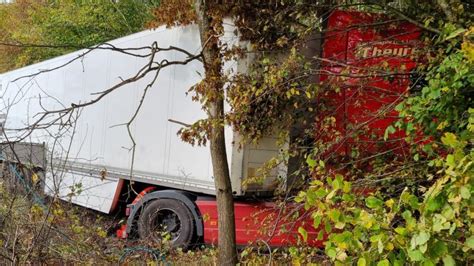 Lkw Unfall auf der B205 bei Neumünster Strecke wurde gesperrt SHZ